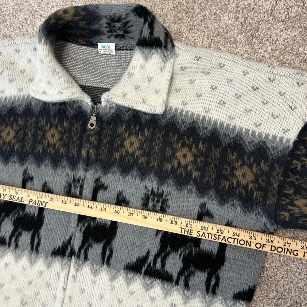 Yari Artesanias Full Zip‎ Wool Sweater Men Size XL Wrap Around Print Llama